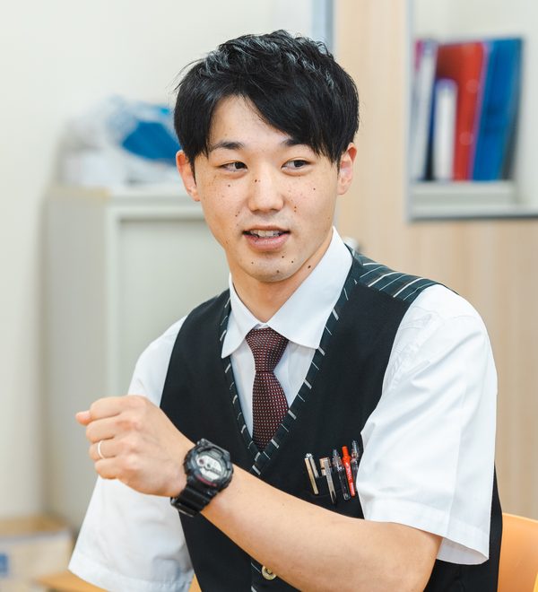 菅 隼輔